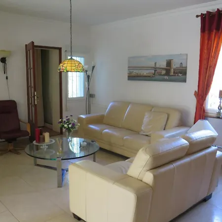 Vitoria 25 * Roses